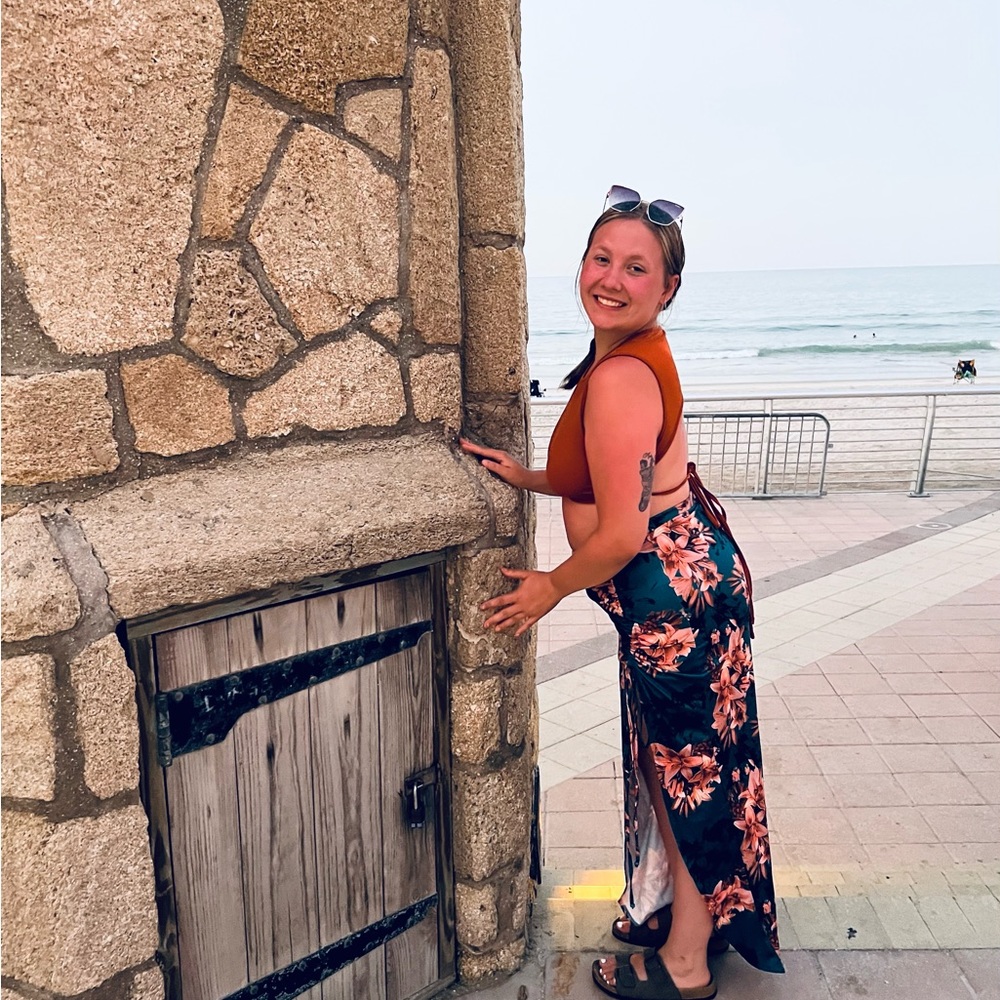 Meet your Posher, Abigail